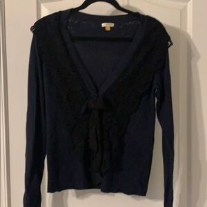 Leifsdotter cardigan size L. Bow tie detail